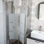 Interno2 בארי
