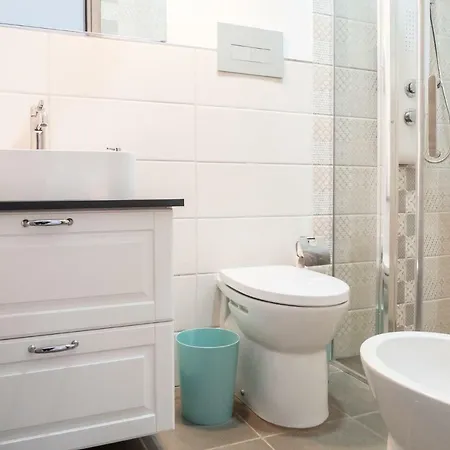 Interno2 2* Μπάρι